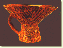 Museo Archeologico di Palermo - Coppa su piede del III - II millennio a.C.(età del bronzo), trovata a Naro (AG) 